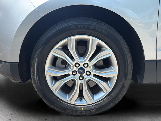 Used 2022 Silver Ford Titanium image 22