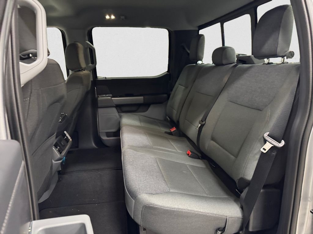 Used 2025 Silver Ford XLT image 13