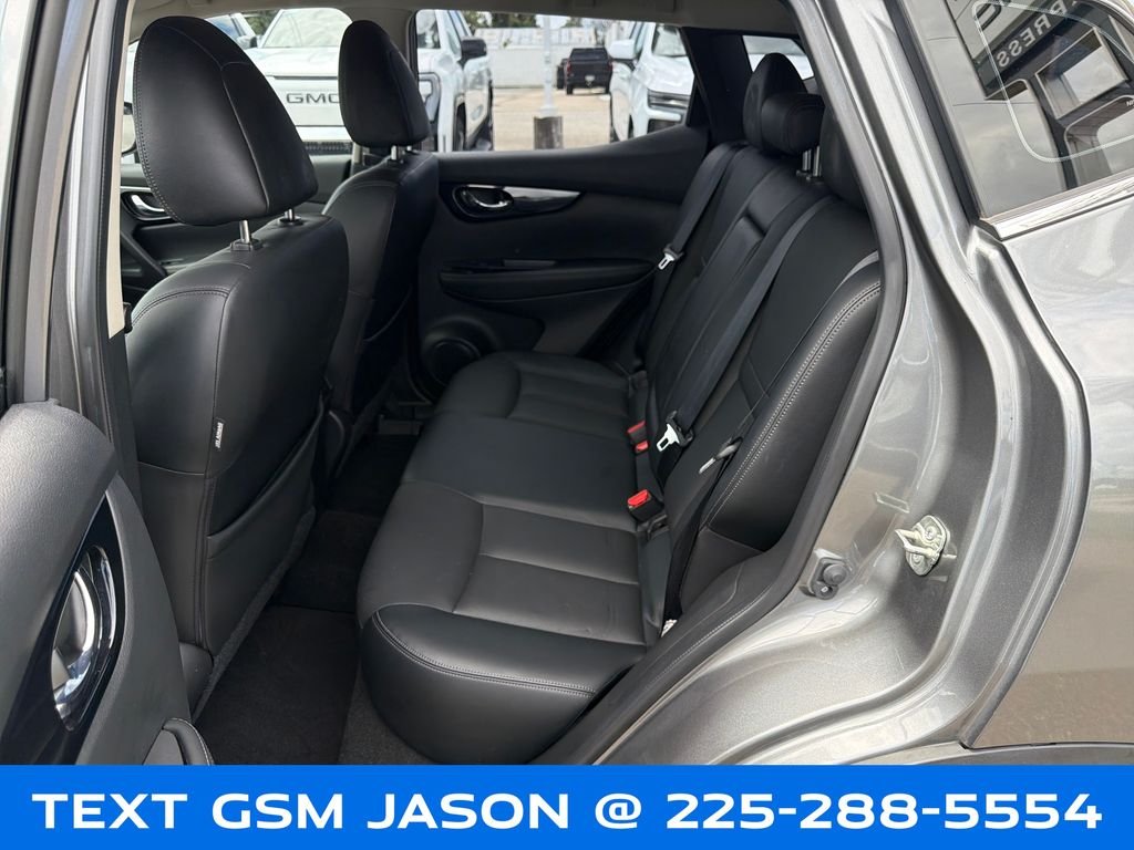 Used 2019 Gray Nissan SL image 31