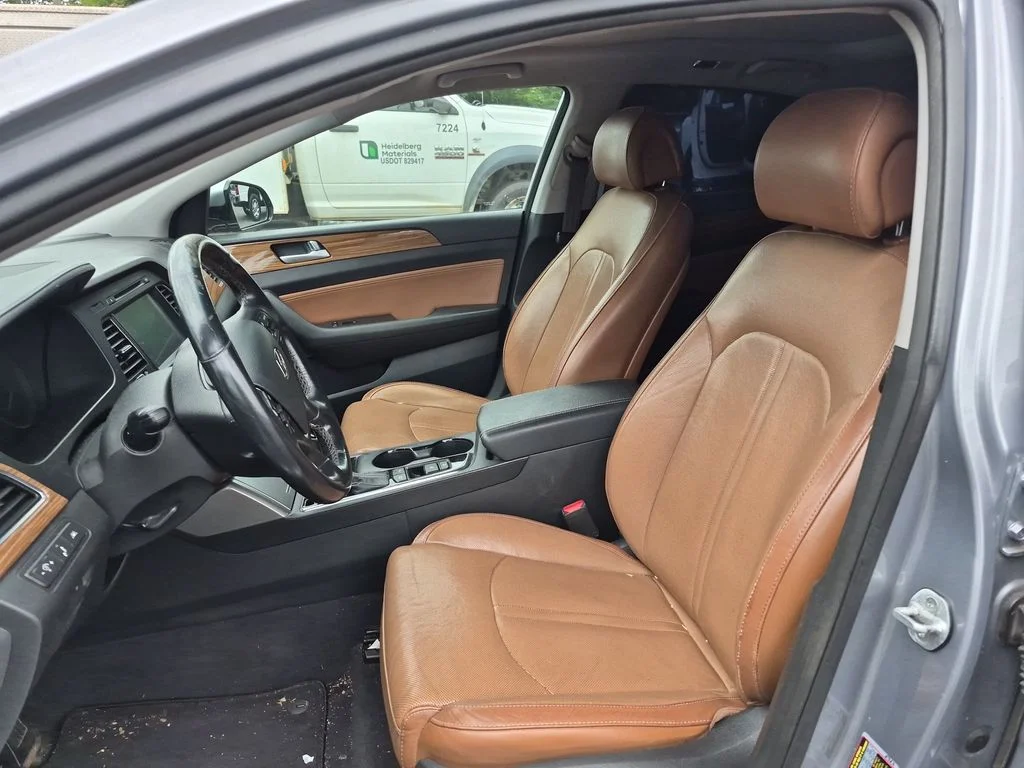 Used 2015 Shale Gray Metallic Hyundai Limited image 10