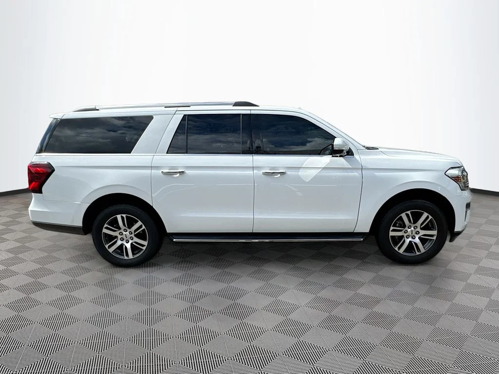 Used 2022 White Ford Limited image 5