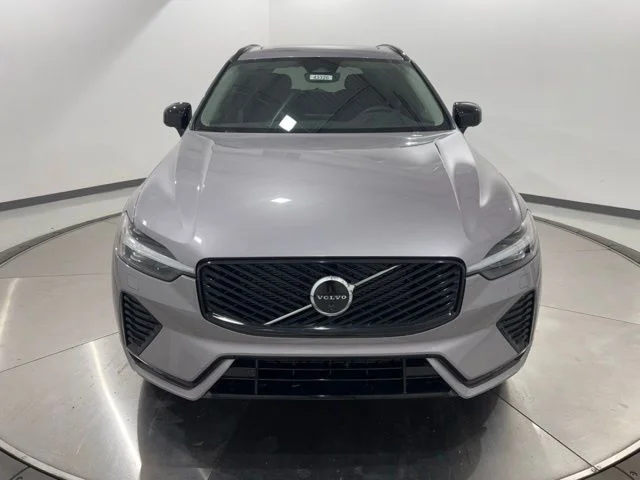 New 2026 Aurora Silver Volvo Plus image 7