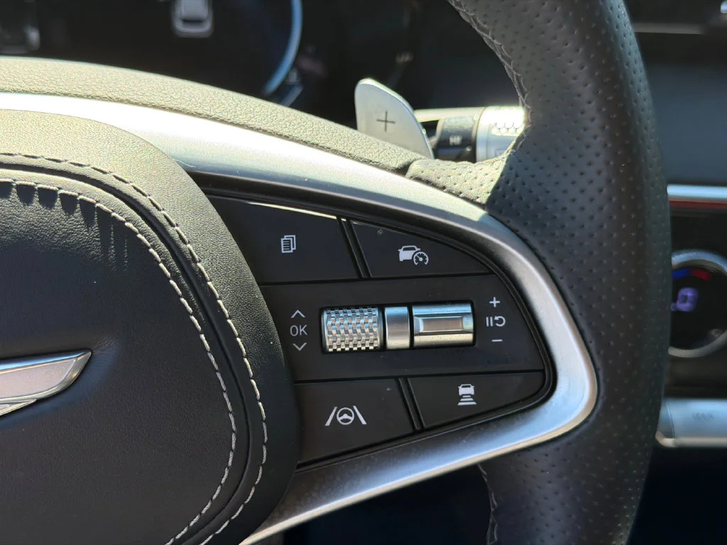Used 2025 White Genesis 3.5T Sport image 26