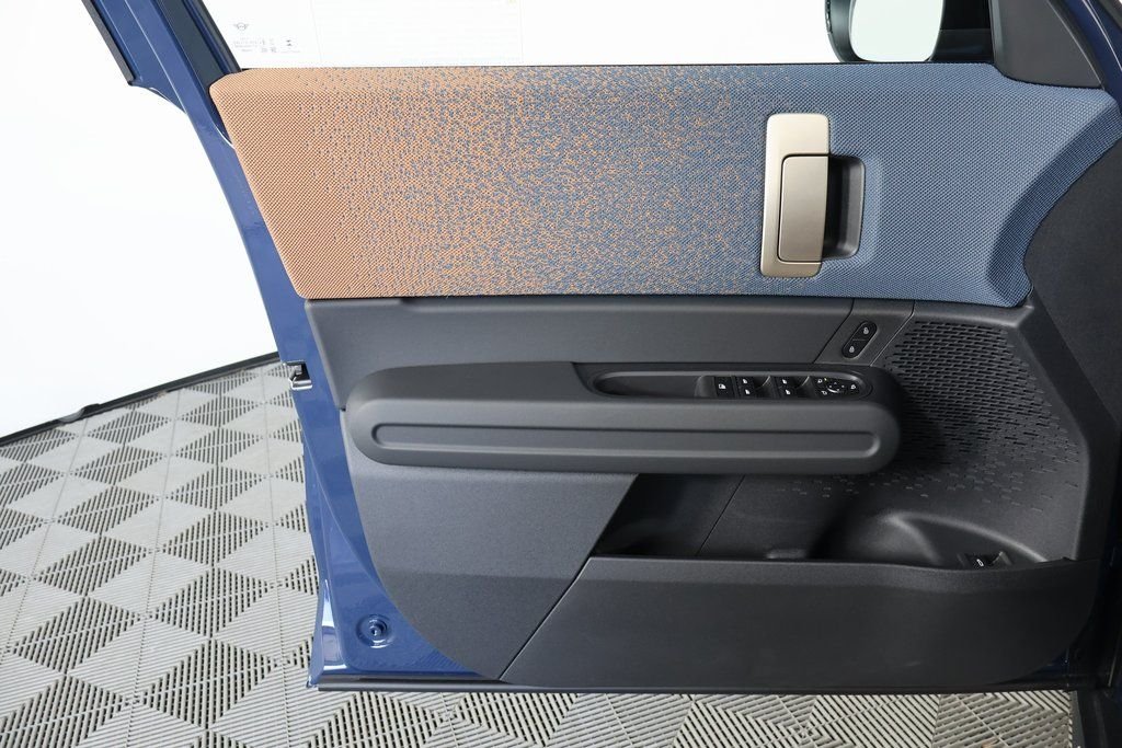 New 2027 Blue MINI Signature Plus image 7