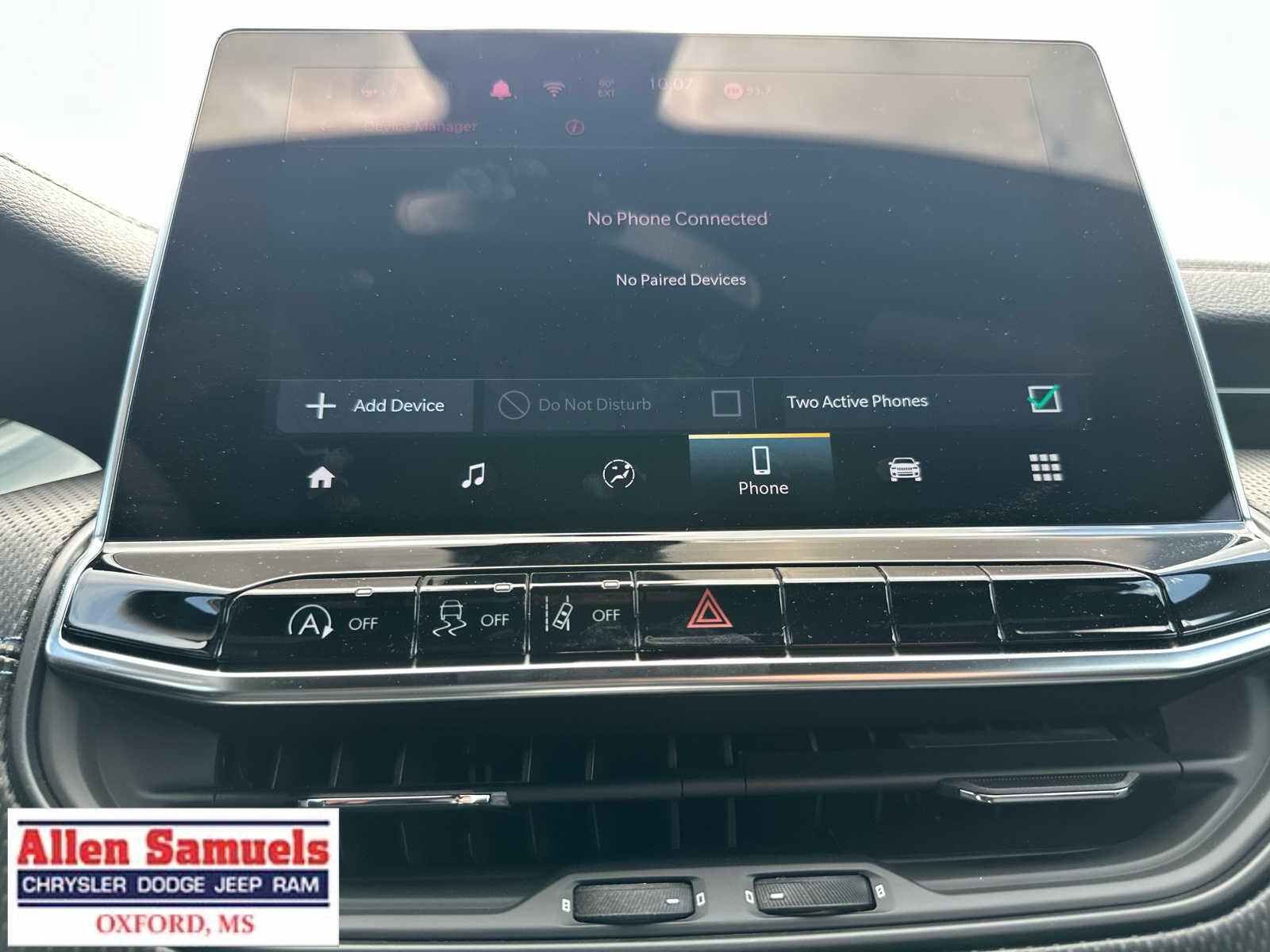 New 2026 Diamond Black Crystal Pearl-Coat Exterior Paint Jeep Latitude image 26