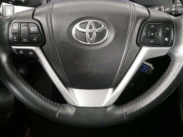 Used 2015 Creme Brulee Mica Toyota Limited image 22