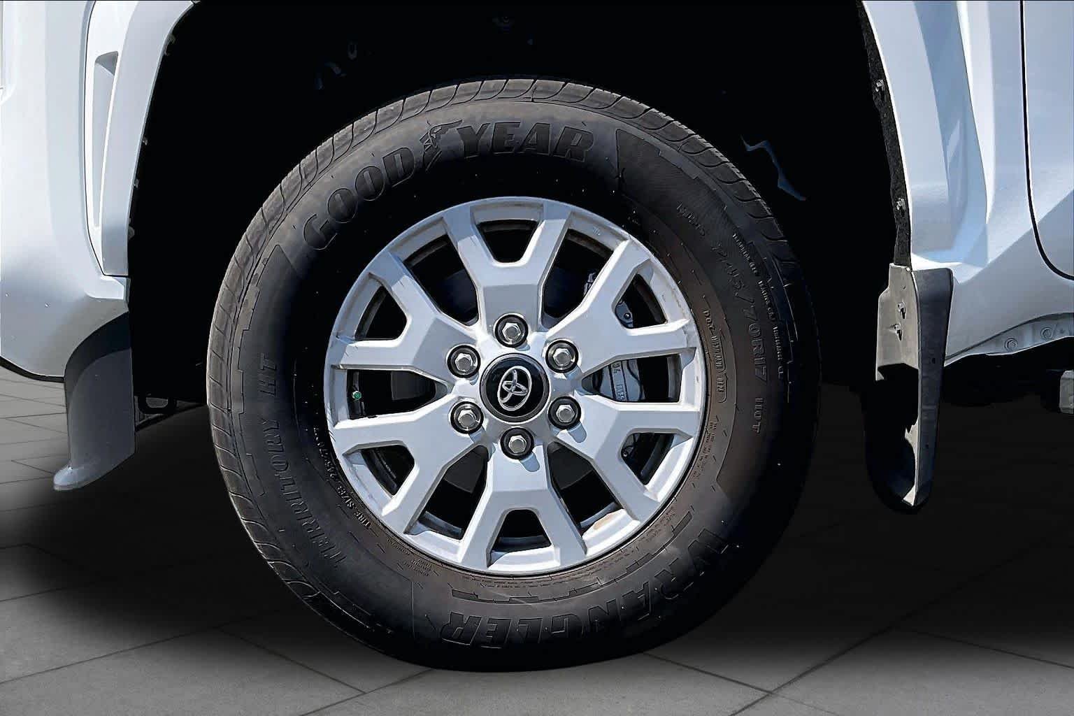 Used 2026 Ice Cap Toyota SR5 image 9