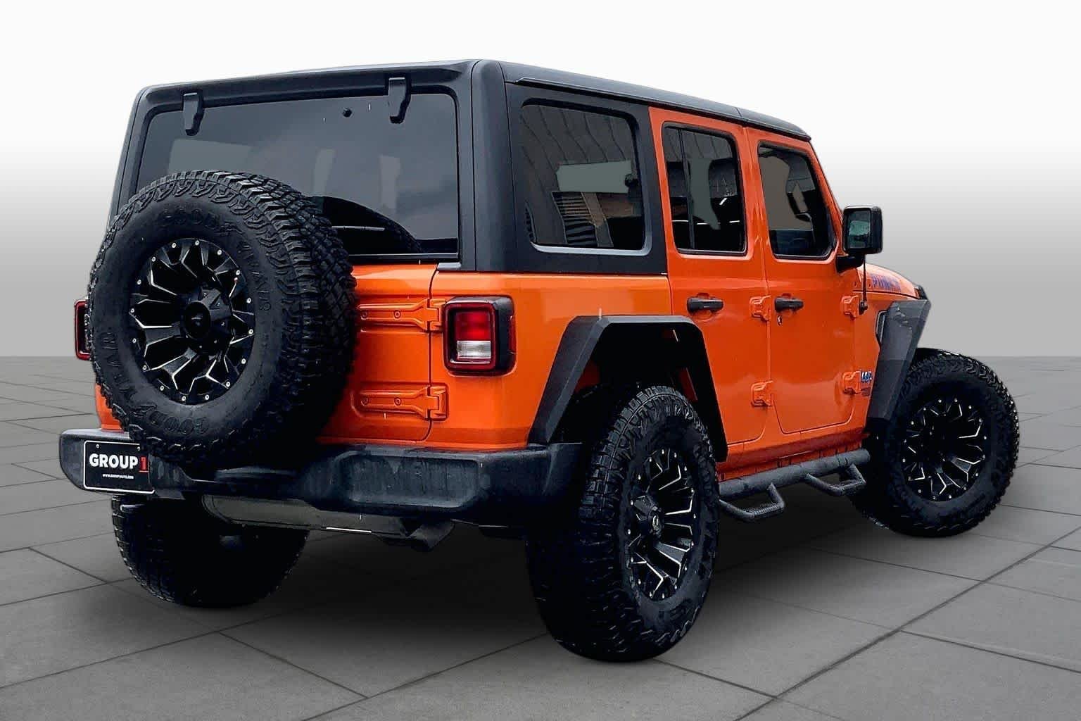 Used 2018 Punkn Metallic Clearcoat Jeep Sport S image 12