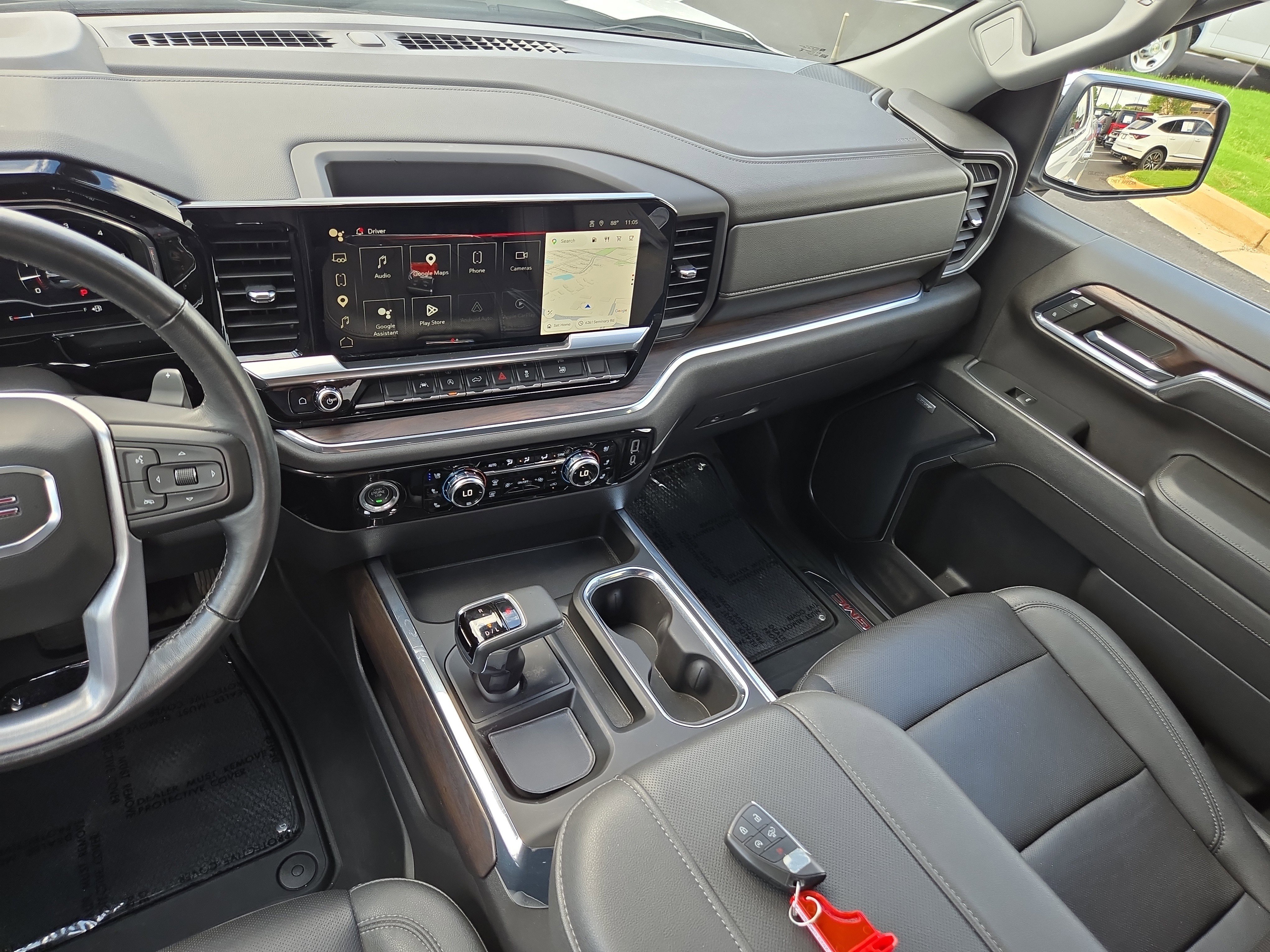 Used 2023 White Frost Tricoat GMC SLT image 22