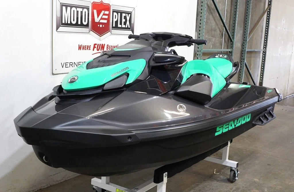 New 2026 Eclipse Black / Laguna Green Sea-Doo  image 4