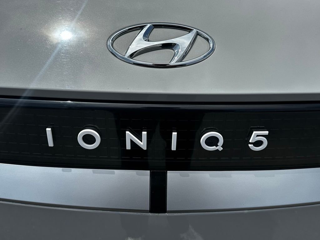 Used 2024 Cyber Gray Hyundai SEL image 9