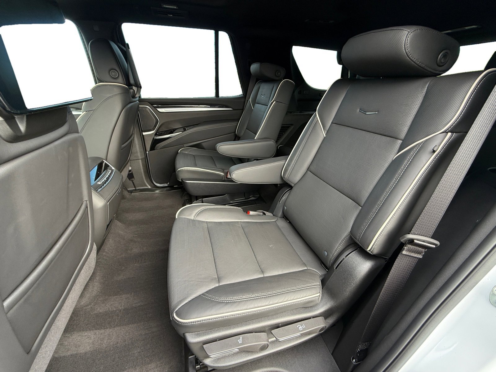 2026 Cadillac Escalade Sport - Photo 16