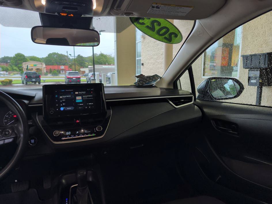 Used 2023 Ice Toyota LE image 10