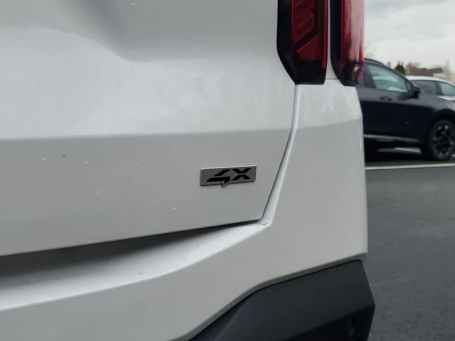 New 2026 Glacial White Pearl Kia S image 9