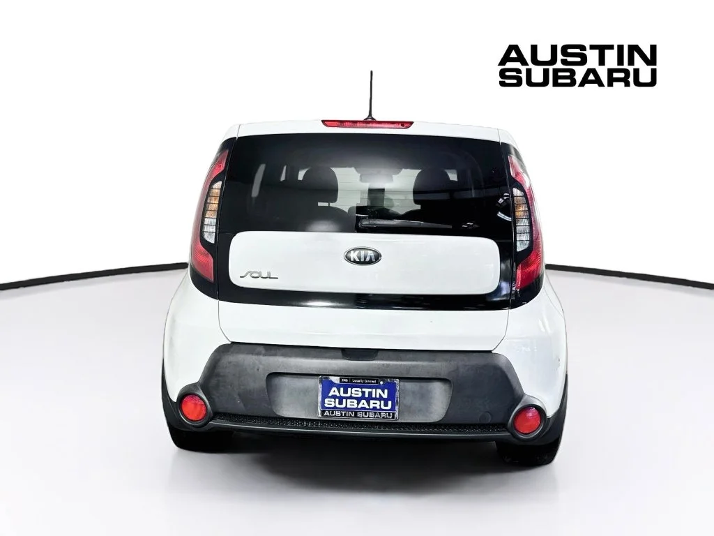 Used 2016 White Kia Base image 6