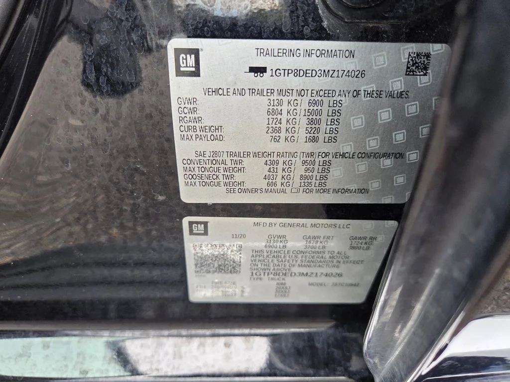 Used 2021 Black GMC SLT image 31