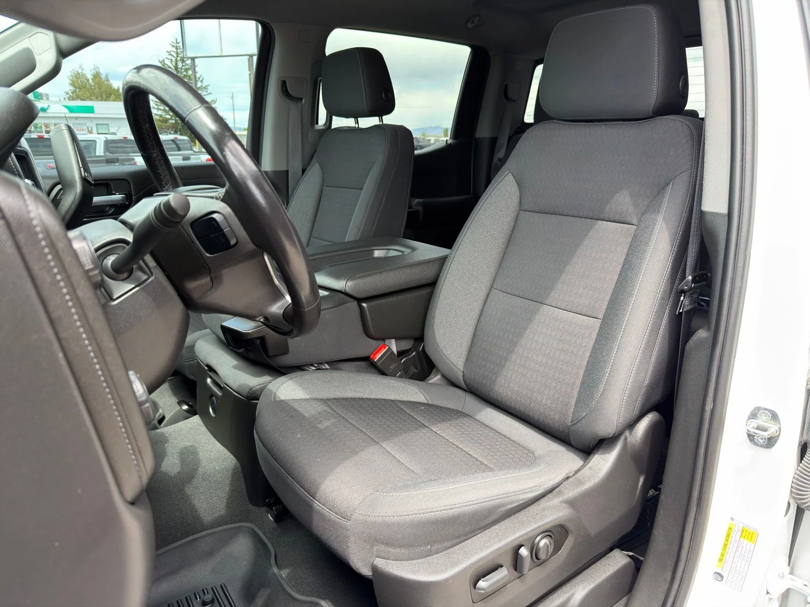 Used 2022 White Chevrolet LT image 14