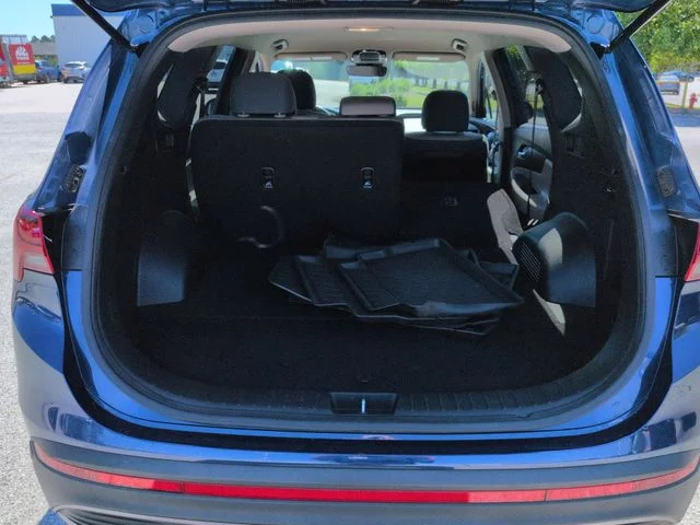 Used 2023 Blue Hyundai SE image 28