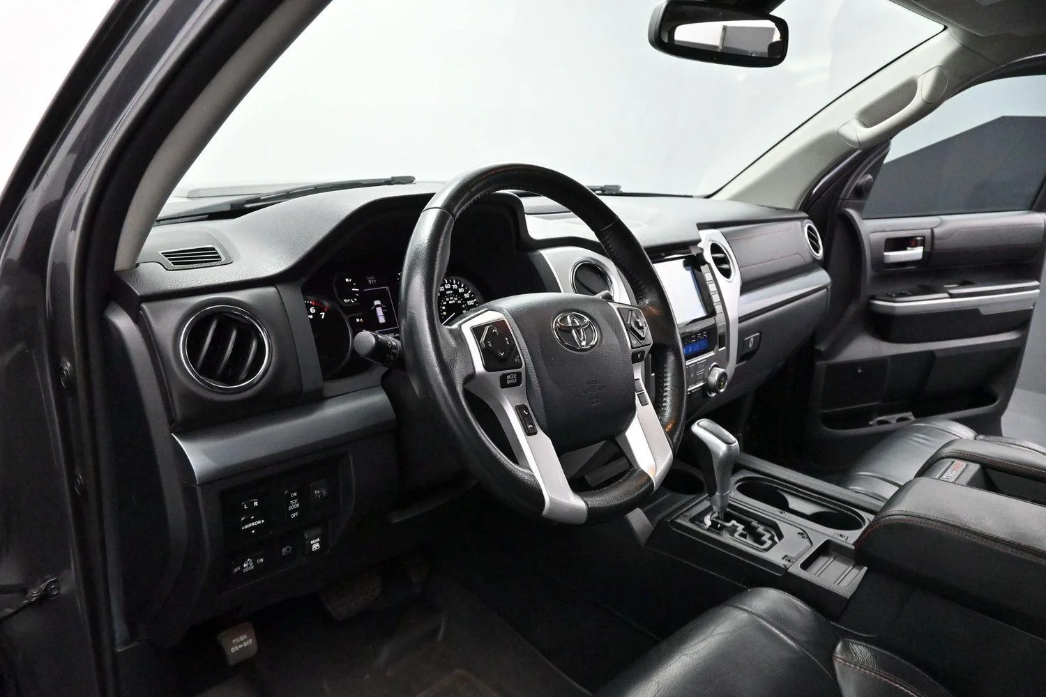 Used 2020 Magnetic Gray Metallic Toyota SR5 image 12