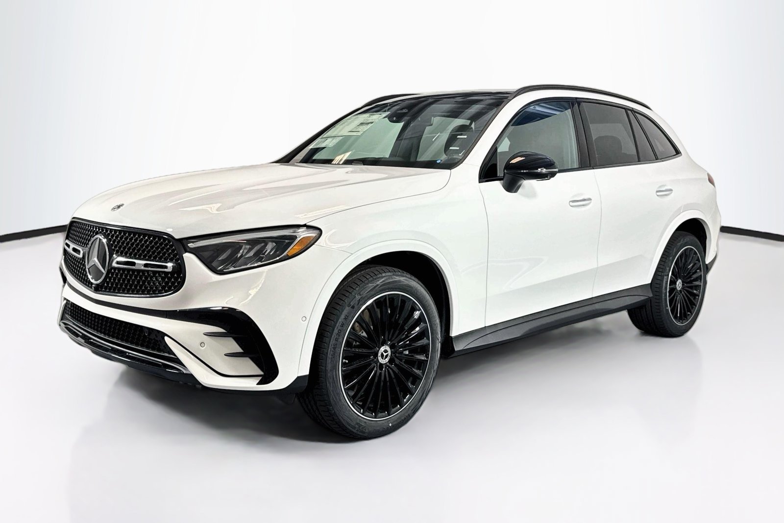 New 2026 Polar White Mercedes-Benz GLC 300 image 1