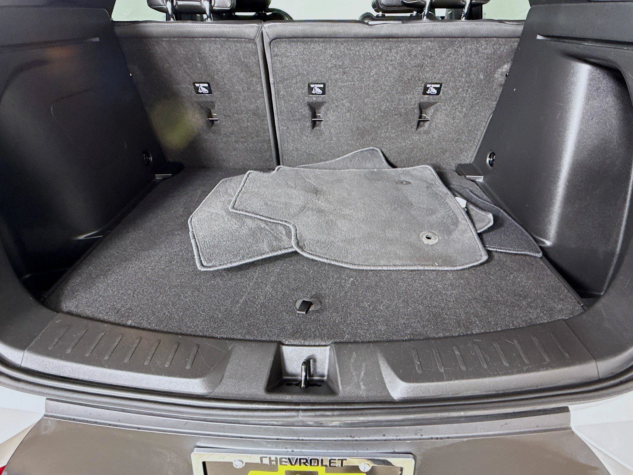 Used 2023 Summit White Chevrolet ACTIV image 27