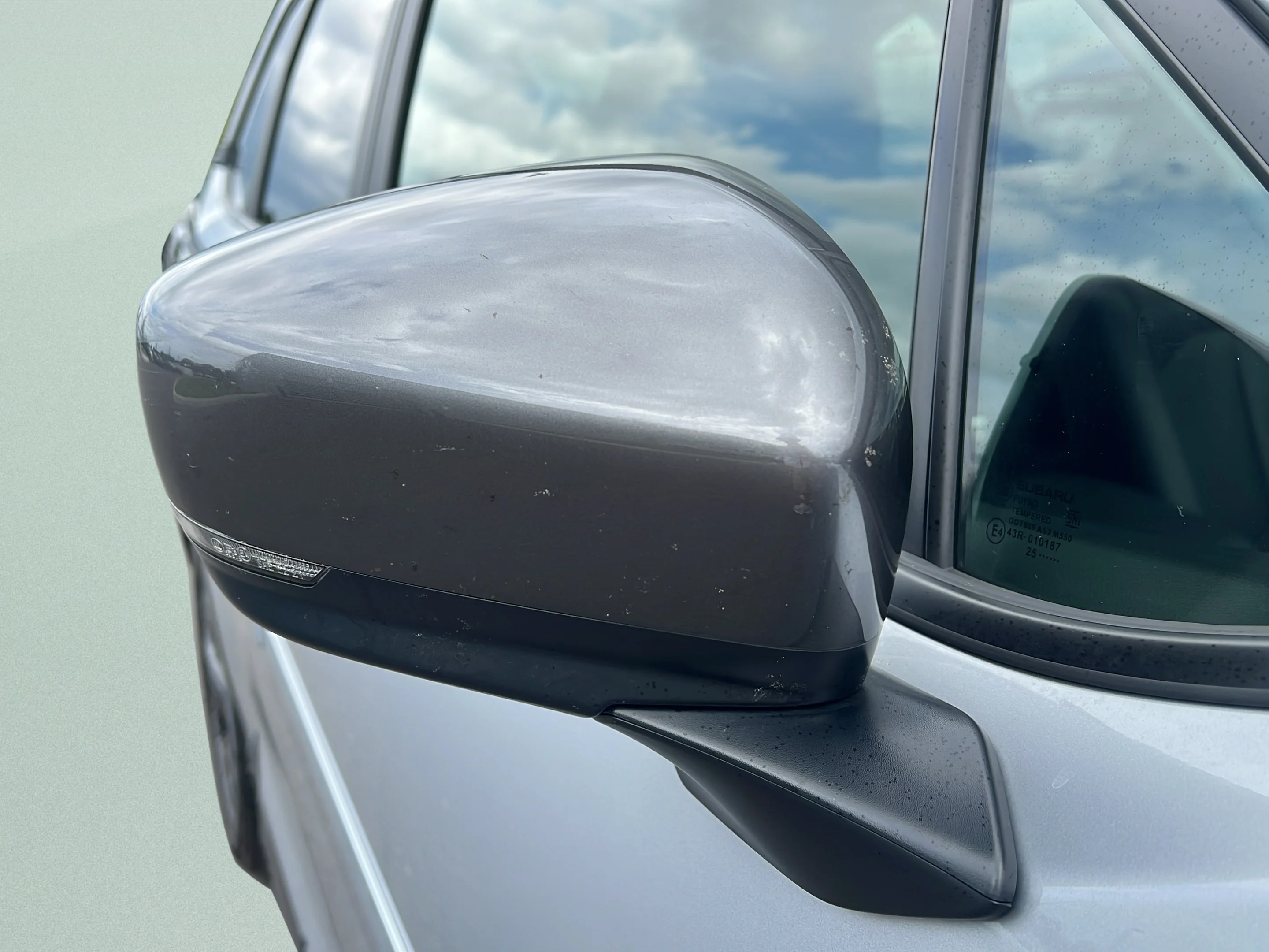 Used 2025 Ice Silver Metallic Subaru Limited image 28