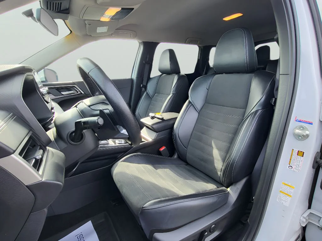 Used 2024 White Diamond Mitsubishi SE image 11