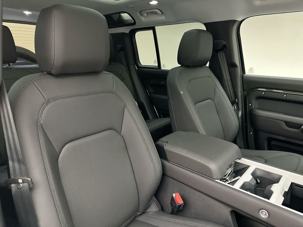 New 2026 Woolstone Green Land Rover S image 6