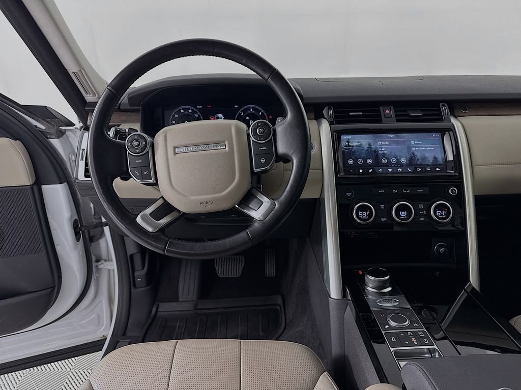 Used 2018 White Land Rover HSE image 24