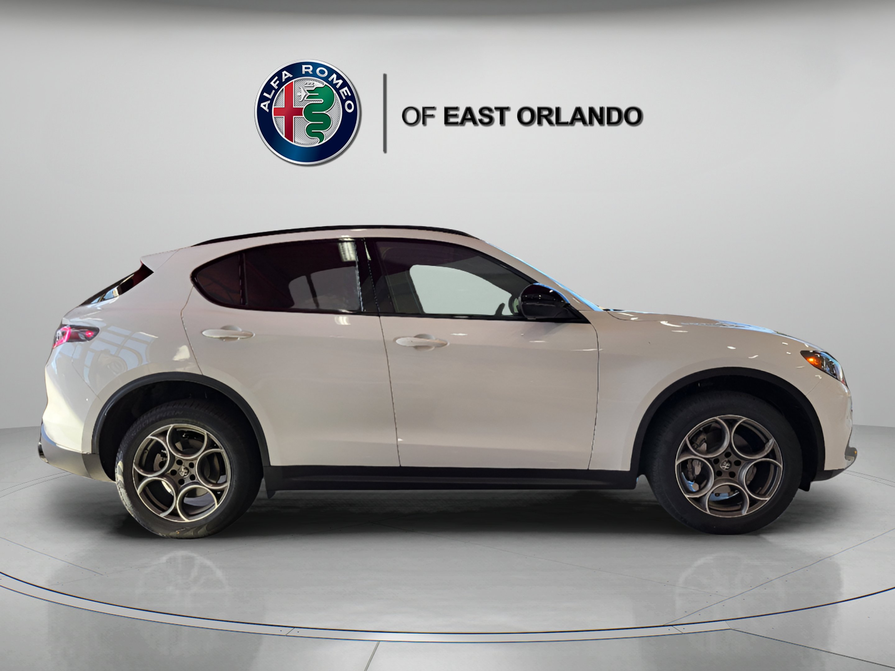 New 2025 Milano White Alfa Romeo SPRINT image 9