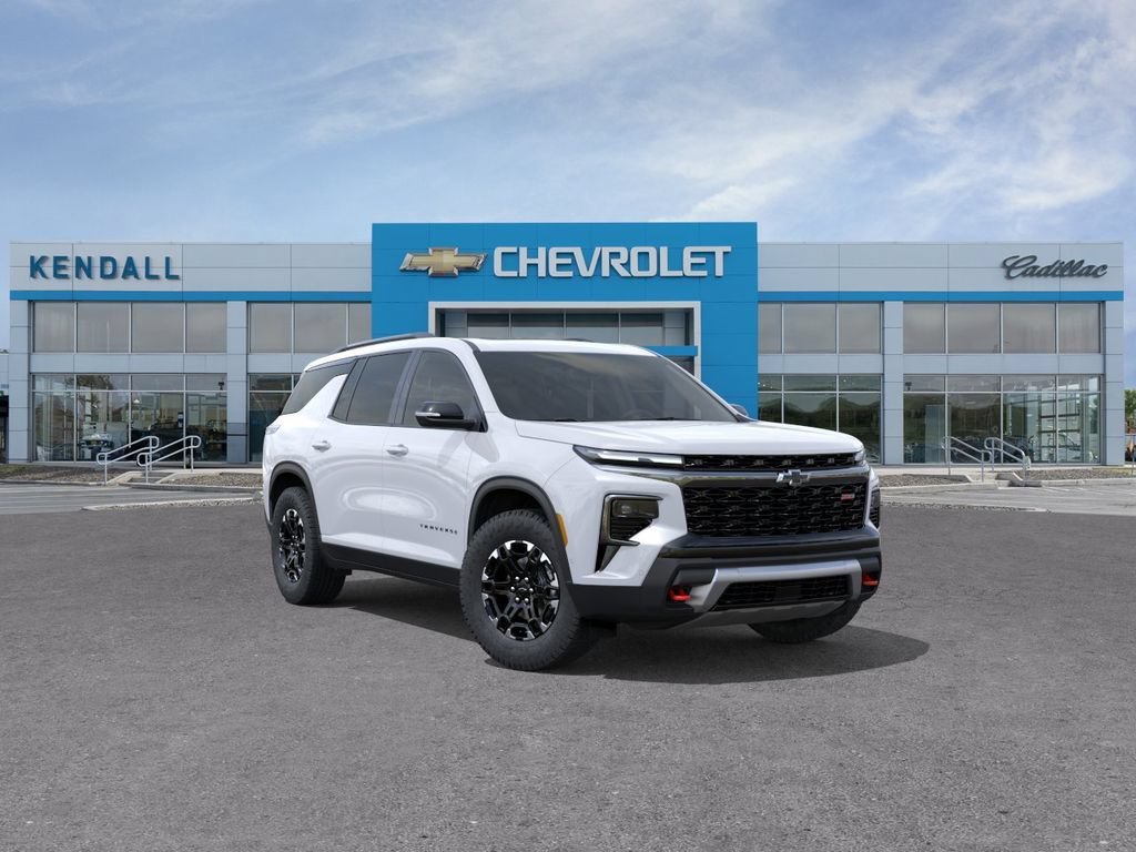 Polar White Tricoat 2027 Chevrolet Traverse SUV / Crossover Four-Wheel Drive