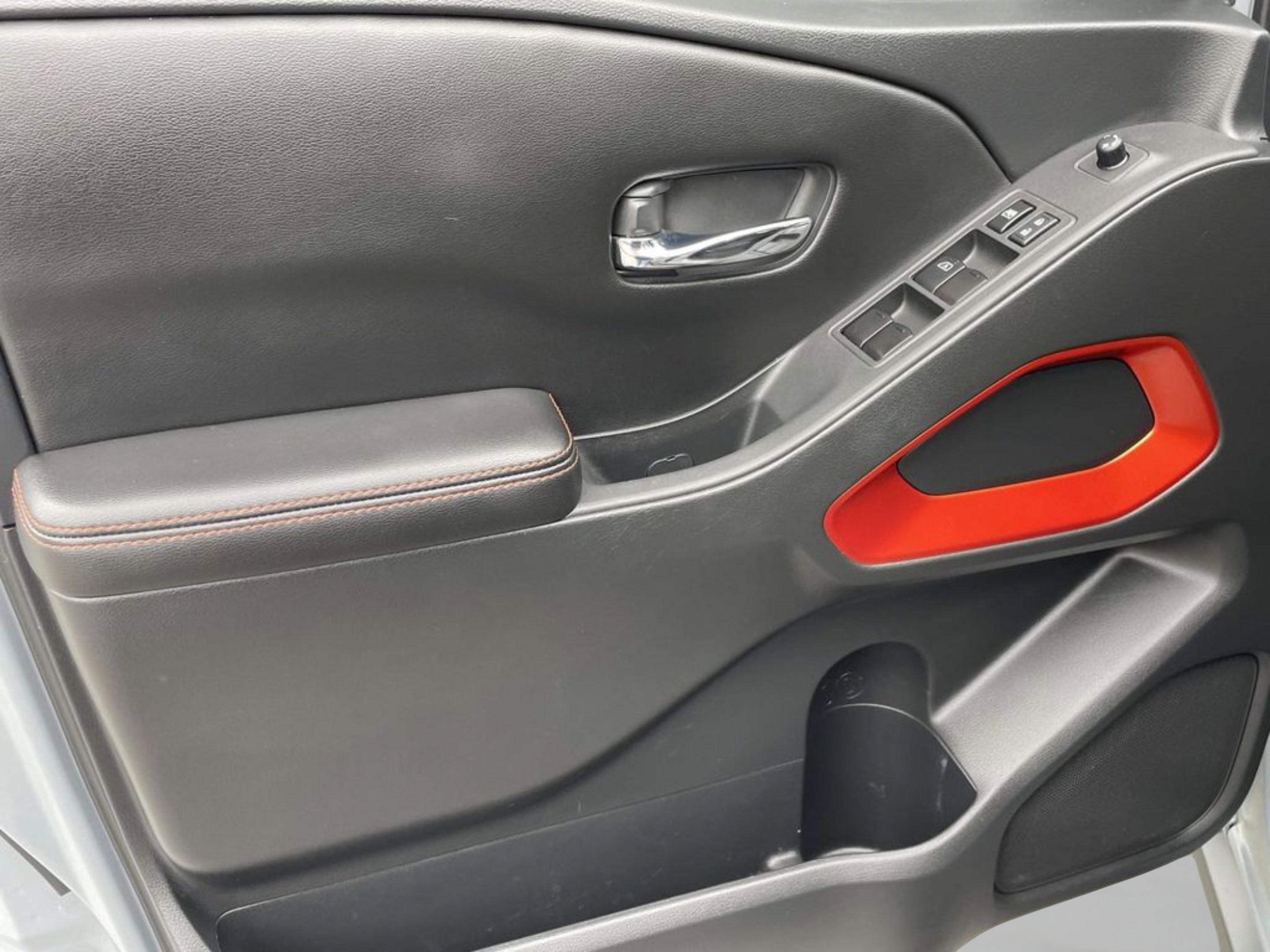 Used 2025 Gray Nissan PRO-4X image 22