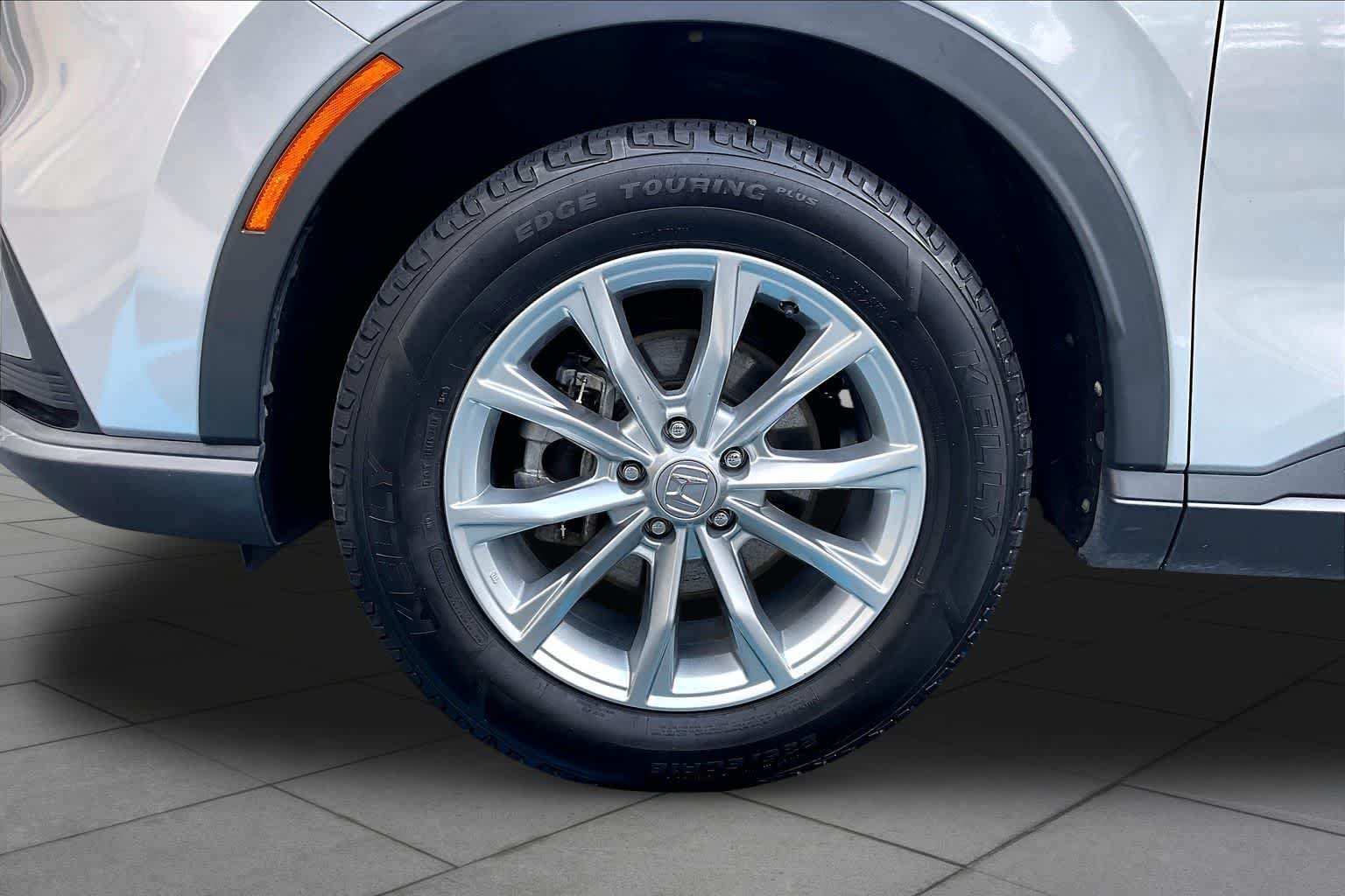 Certified Used 2024 Lunar Silver Metallic Honda EX image 11