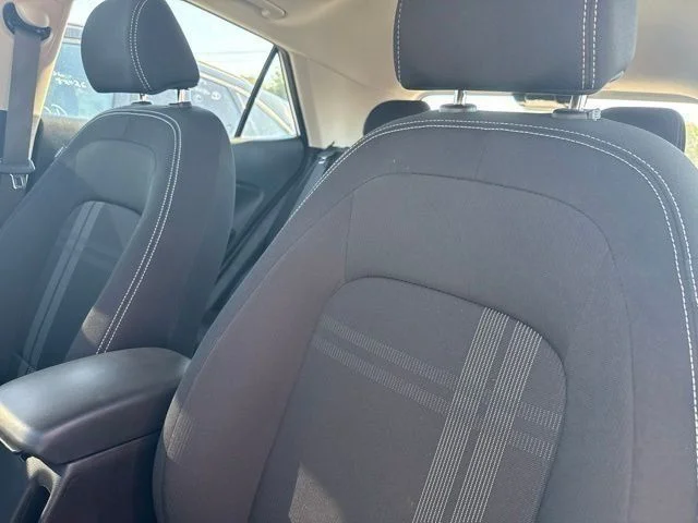 Used 2025 White Hyundai SEL image 6