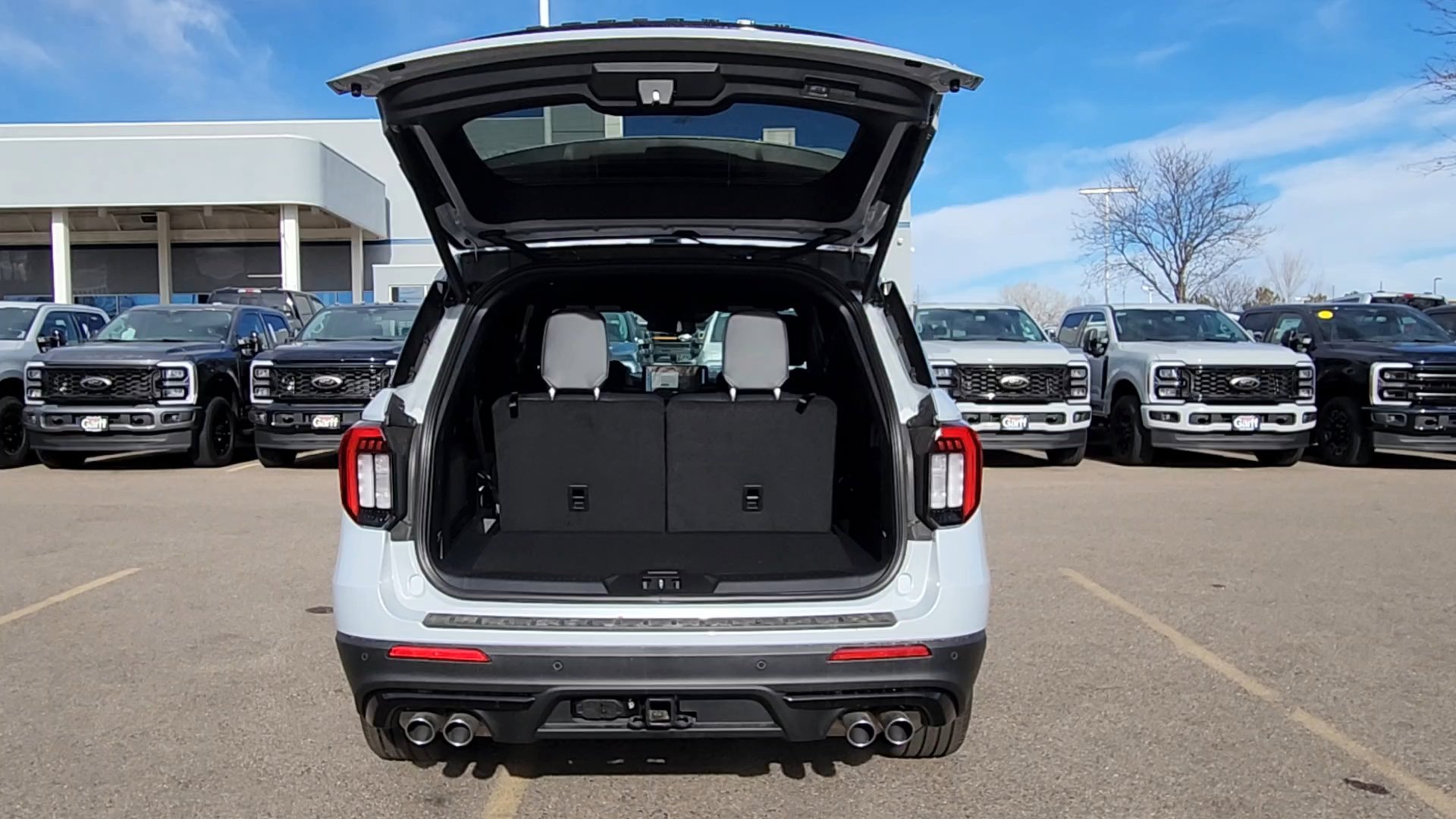 2026 Ford Explorer ST - Photo 27
