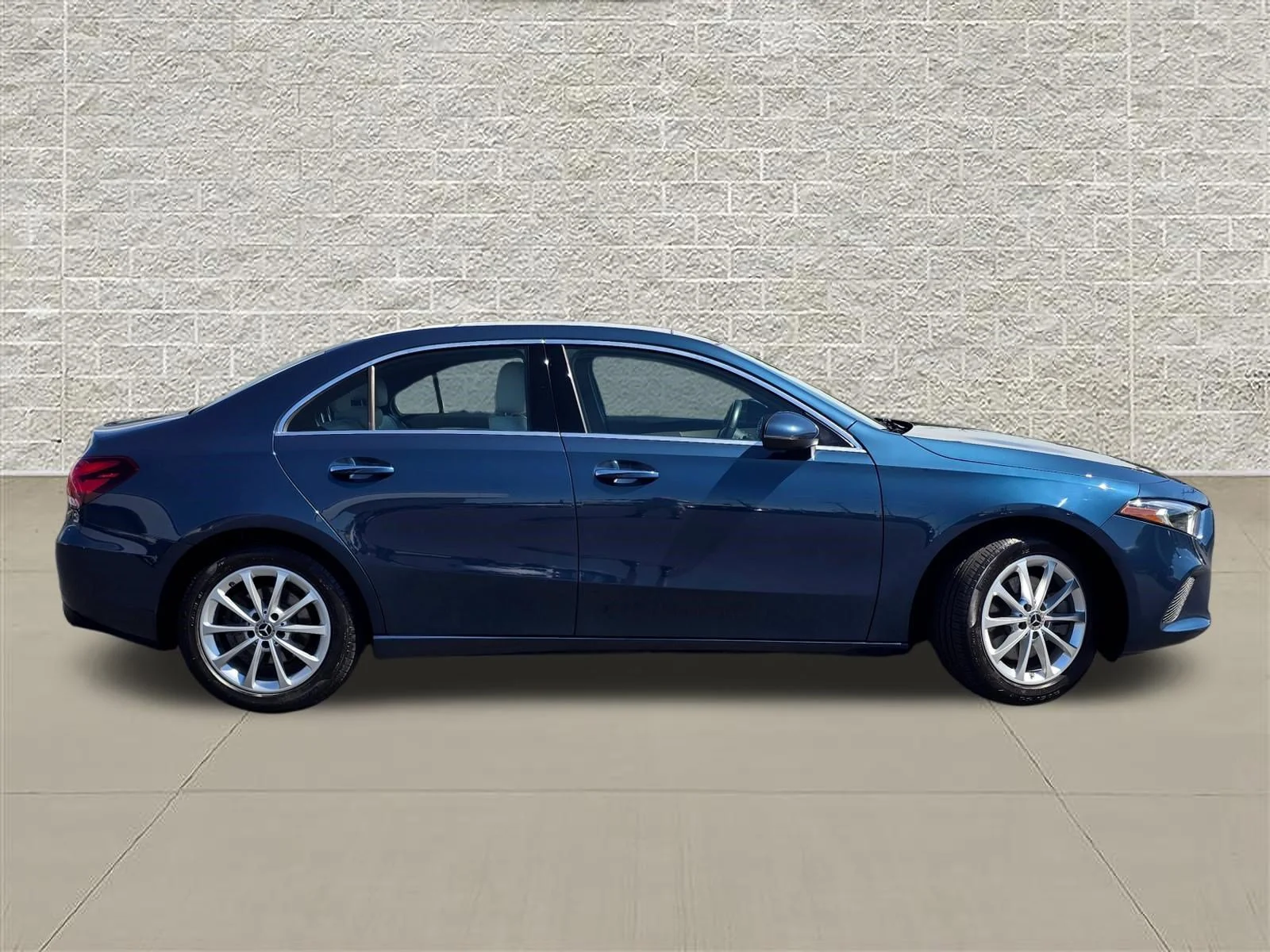 Used 2019 Denim Blue Metallic Mercedes-Benz A 220 image 8