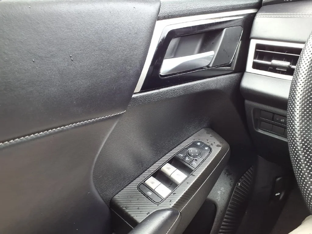 Used 2025 Black Mitsubishi  image 19