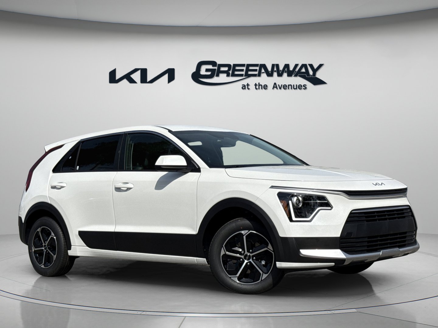 2026 Kia Niro LX HEV's photo
