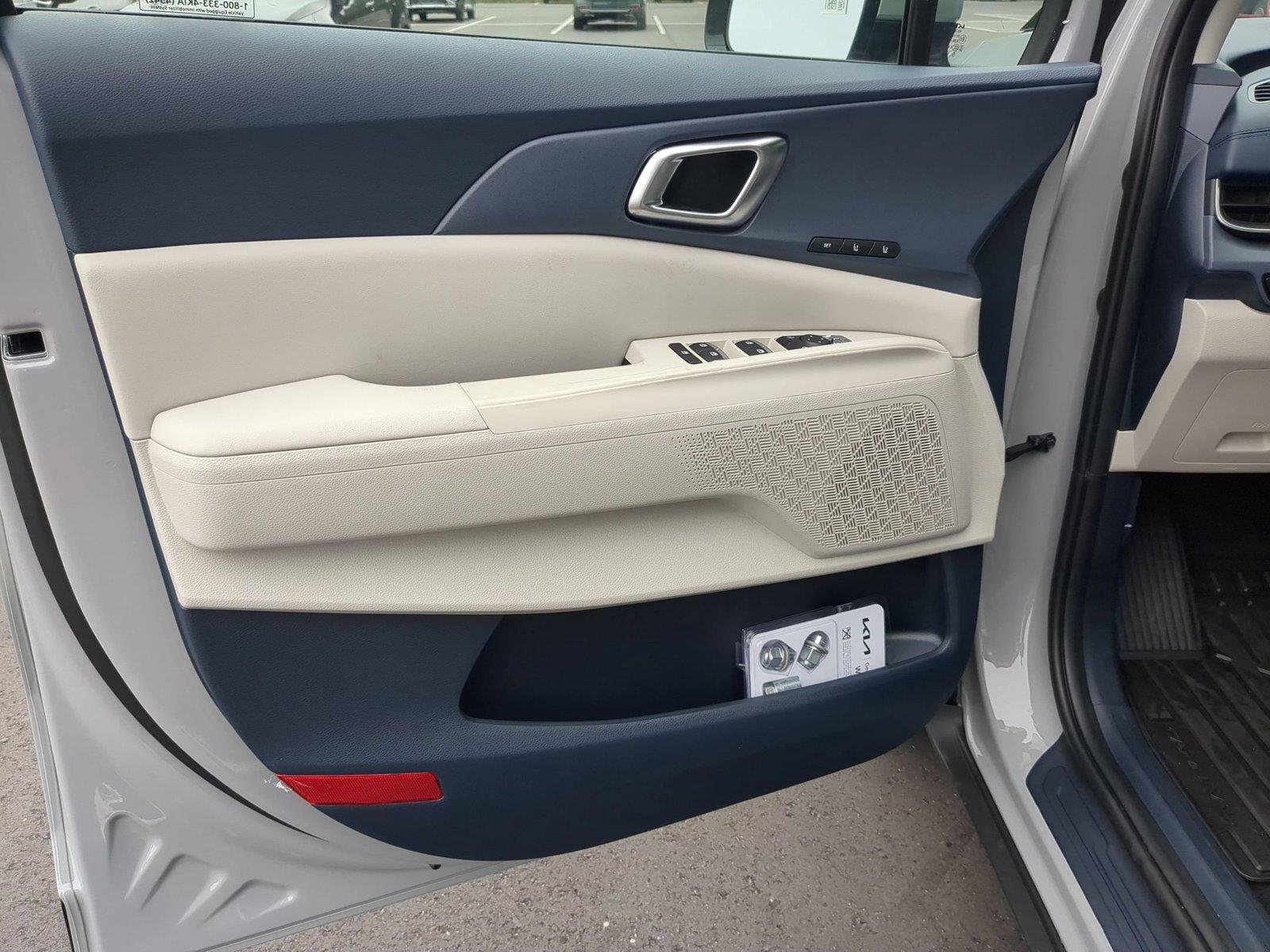 New 2026 Ceramic Silver Kia EX image 15