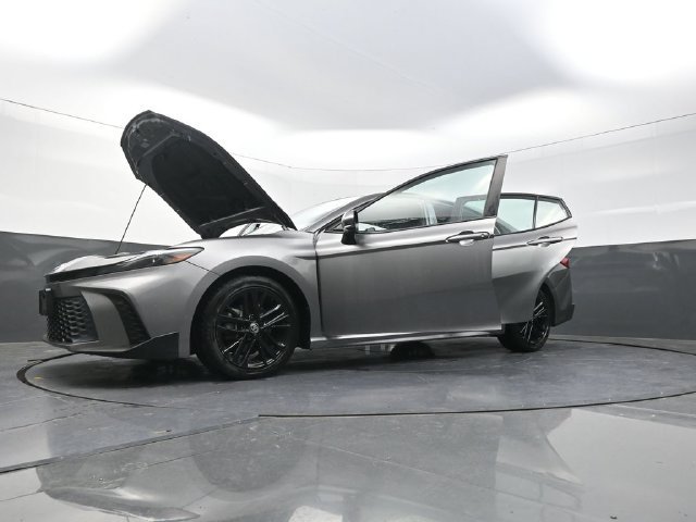 Used 2025  Toyota SE image 41