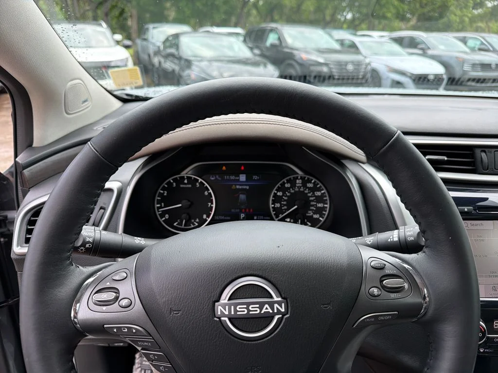 Used 2024 Gray Nissan Platinum image 22