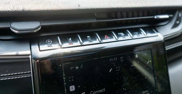 Used 2023 Black Jeep Laredo image 26