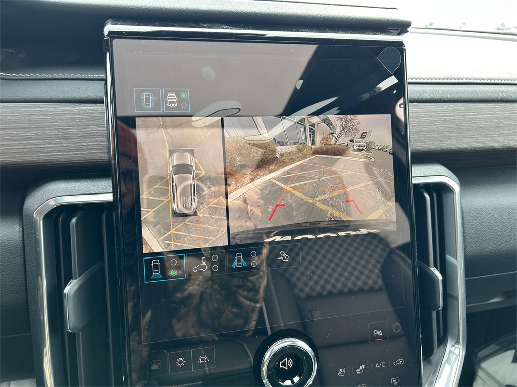 2026 GMC ACADIA - Image 23