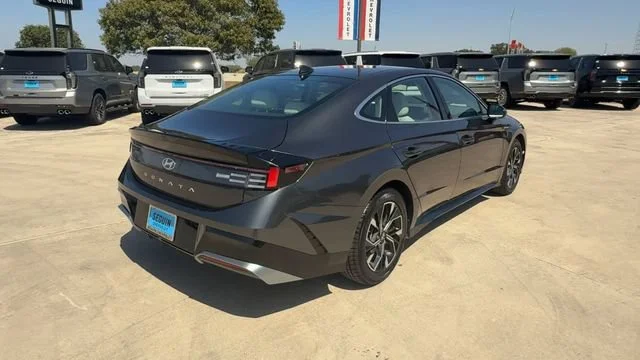 Used 2024 Gray Hyundai SEL image 8