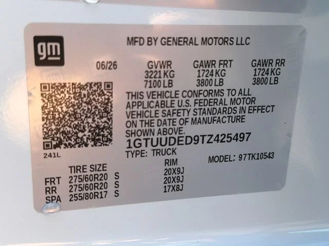 New 2026 Glacier White Tricoat GMC SLT image 33