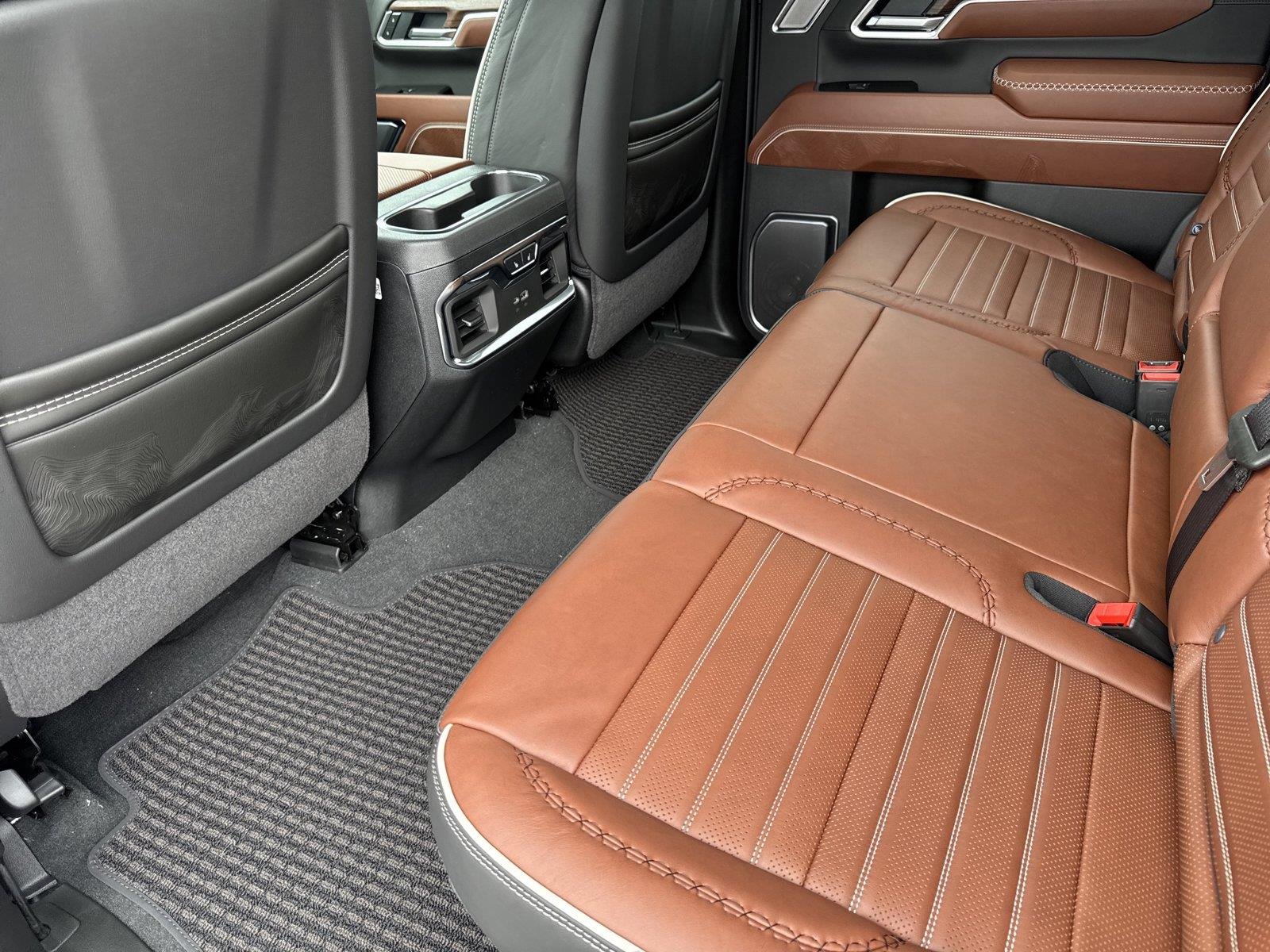 New 2026 Glacier White Tricoat GMC Denali Ultimate image 31