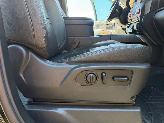 Used 2020 Black GMC Denali image 24