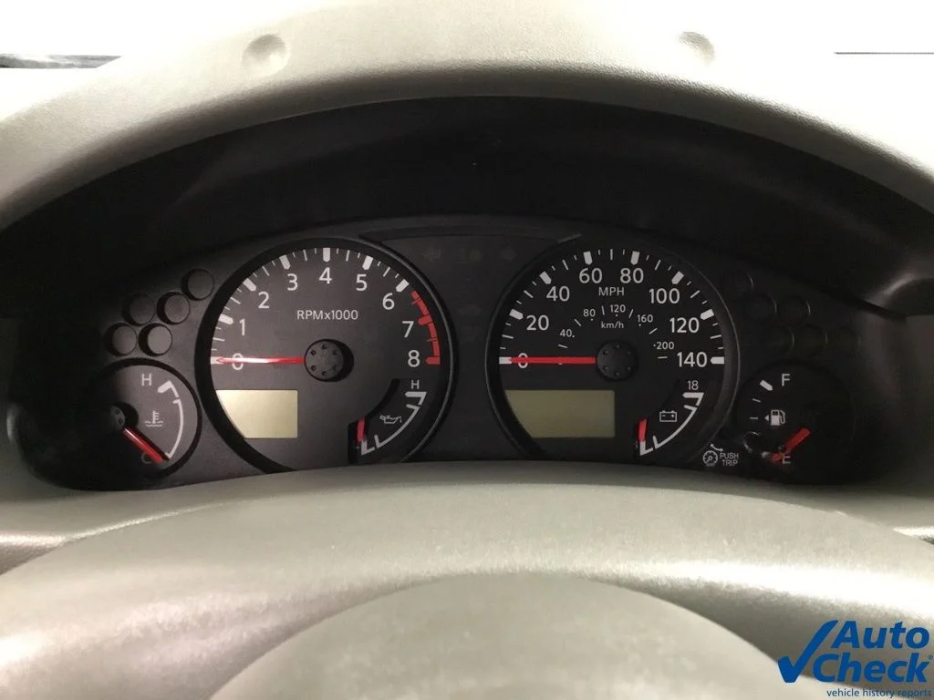 Used 2015 Silver Nissan SV image 46