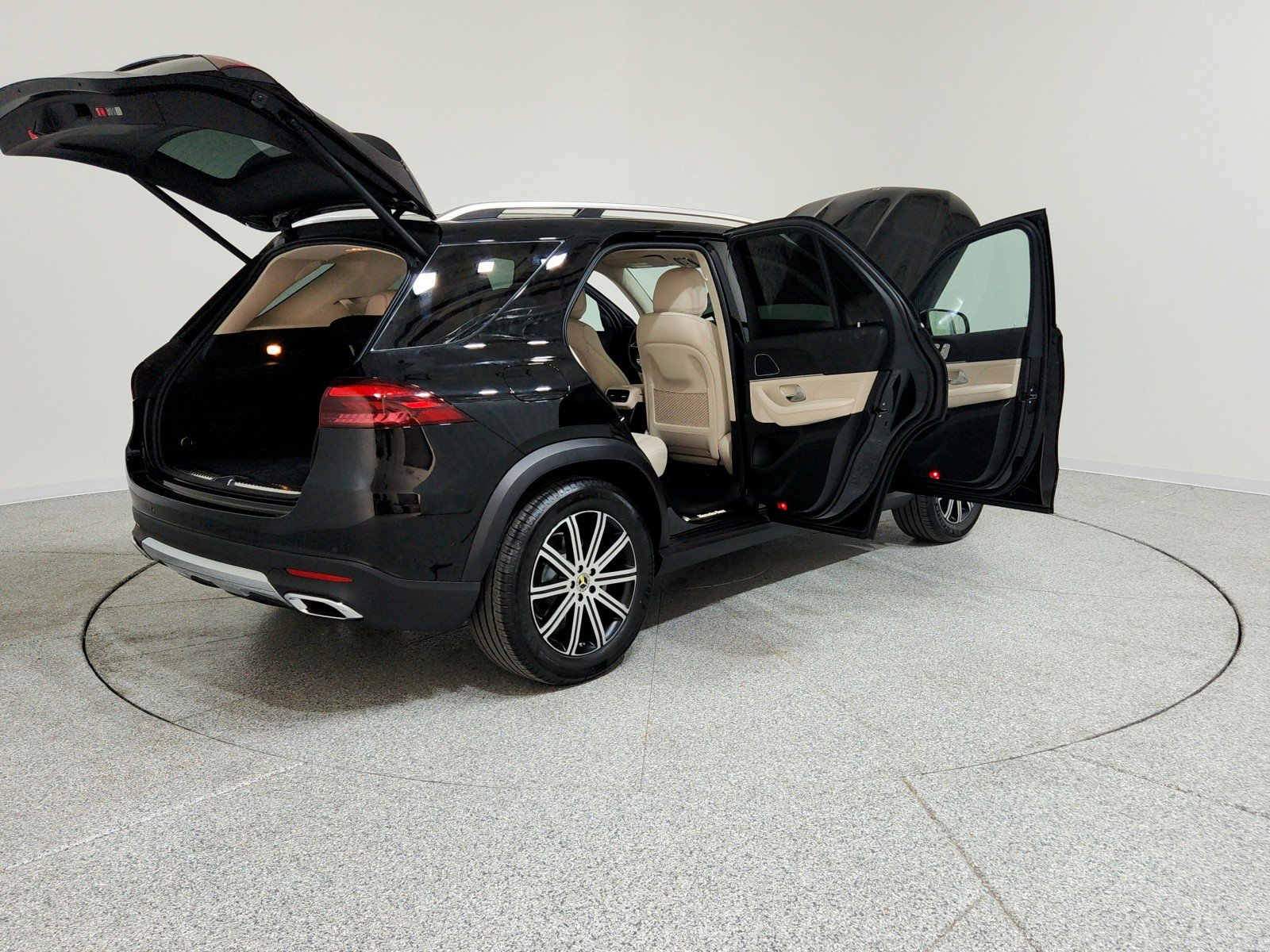 Certified Used 2025 Black Mercedes-Benz GLE 350 image 19