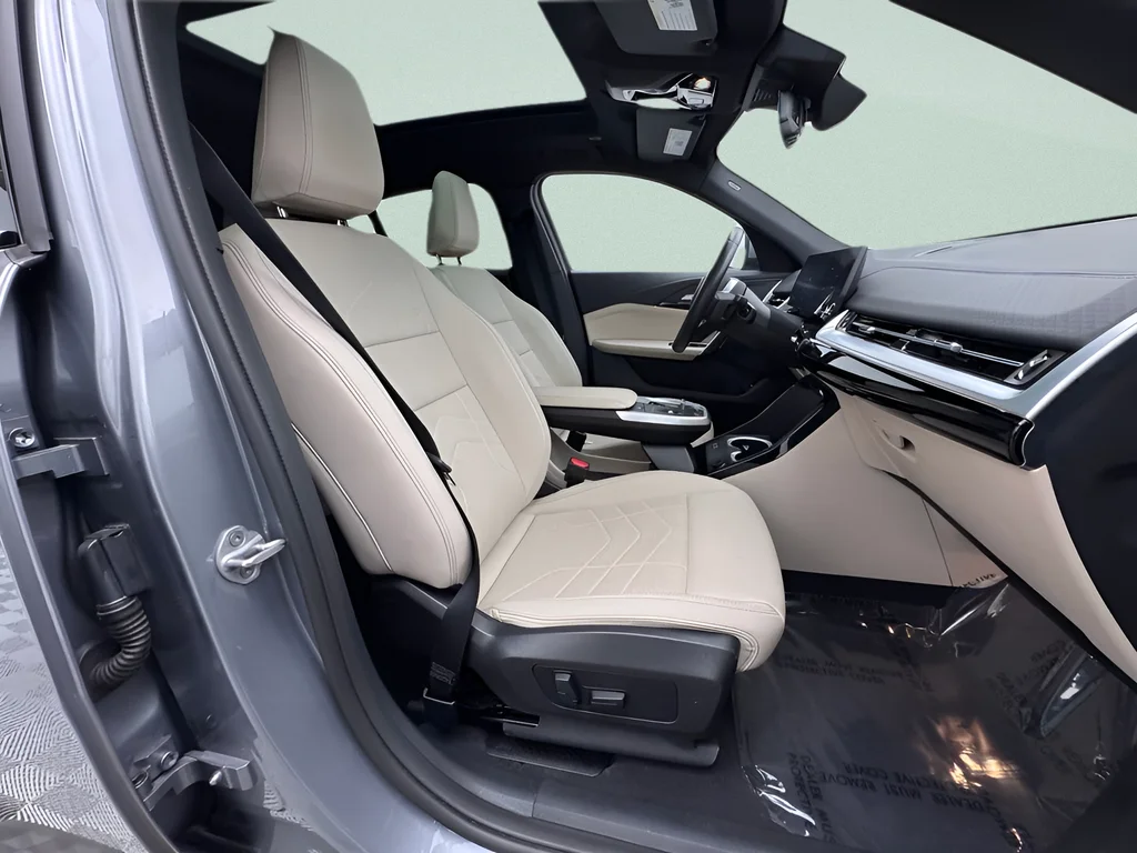 Used 2025 Gray Metallic BMW xDrive28i image 29